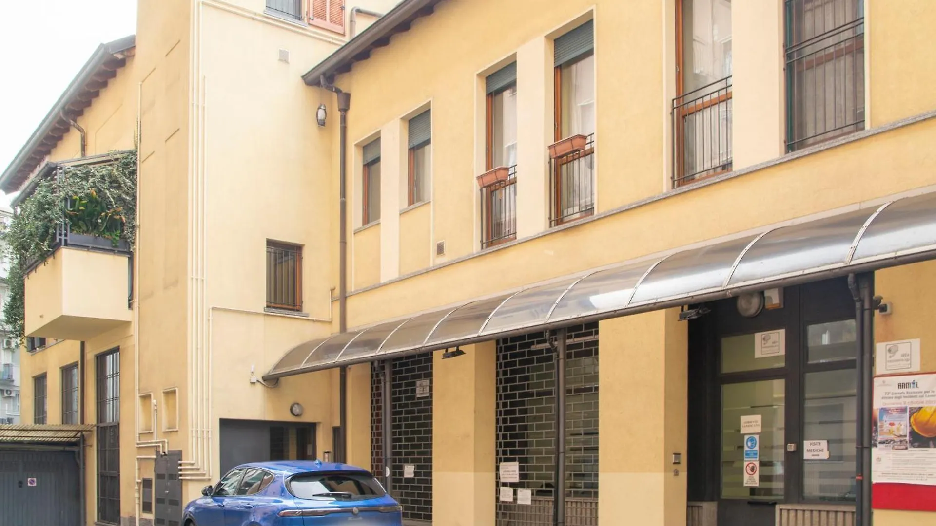 Small Island In Milan Apartment 0*,